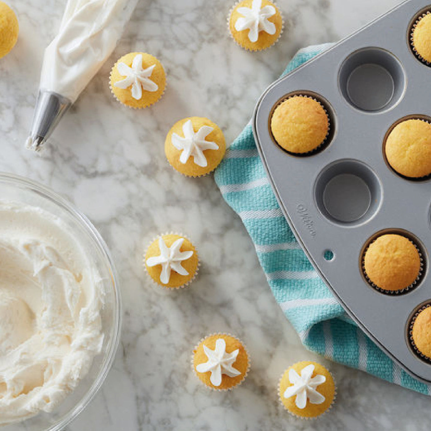 Molde Para Cupcake Mini Muffins 24 Cavidades Wilton